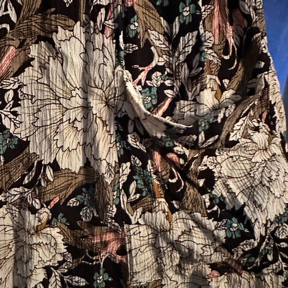 Meritt Black and White Floral Long Sleeve Dress size large - Picture 4 of 6